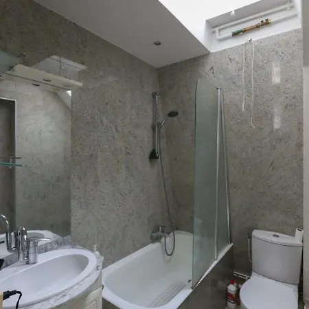 Comfortable And Spacious In 3rd Apartment Paris